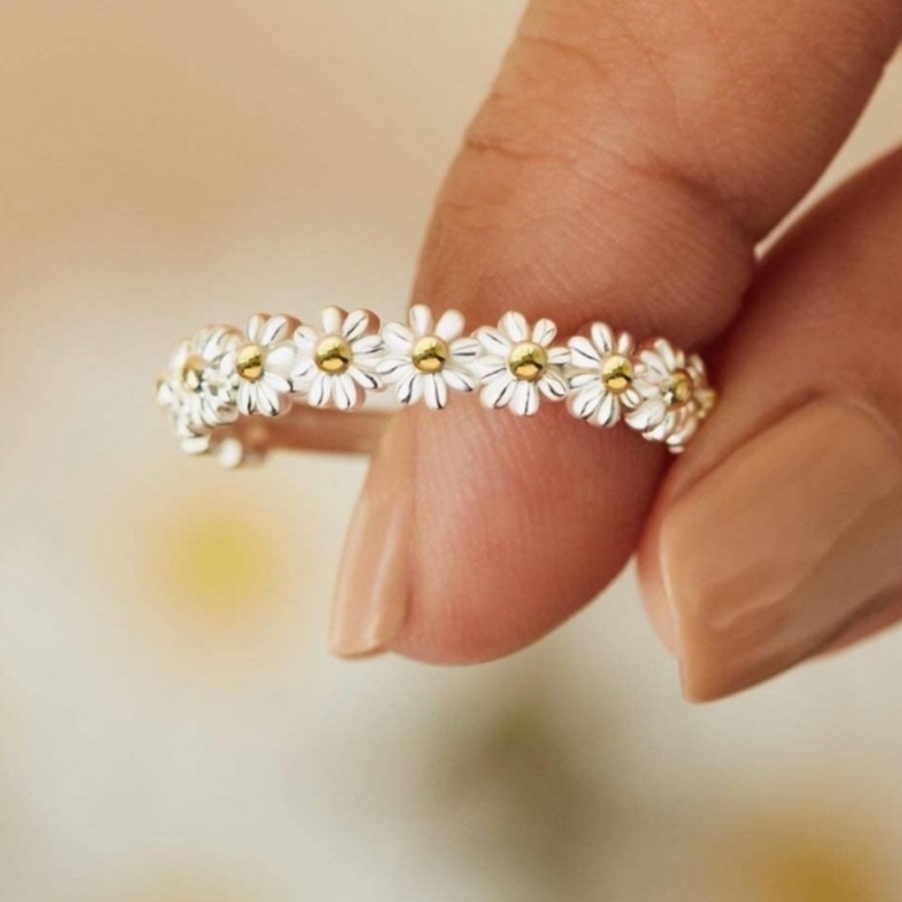 .925 Sterling Silver Flower Ring